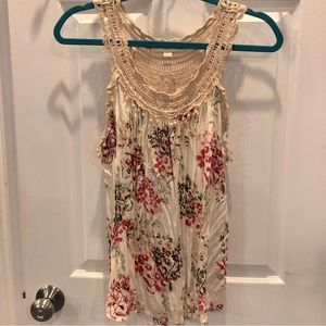 Love Stitch Crochet Floral Tank L